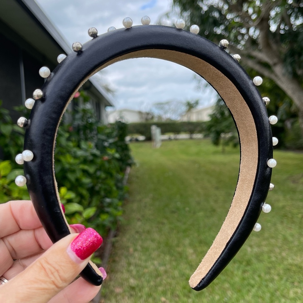 KNOTTY Classic Embellished Headband In Black